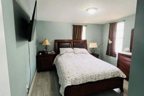 Casa en venta en Tampa, Florida, 4 dormitorios, 117.06 m2 № 2077593 - foto 19