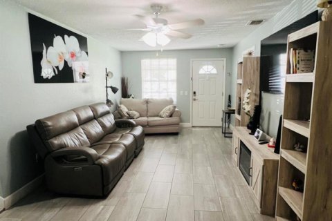 Casa en venta en Tampa, Florida, 4 dormitorios, 117.06 m2 № 2077593 - foto 14