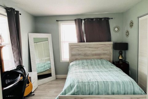Casa en venta en Tampa, Florida, 4 dormitorios, 117.06 m2 № 2077593 - foto 25
