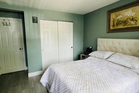Casa en venta en Tampa, Florida, 4 dormitorios, 117.06 m2 № 2077593 - foto 23