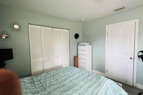 Casa en venta en Tampa, Florida, 4 dormitorios, 117.06 m2 № 2077593 - foto 27