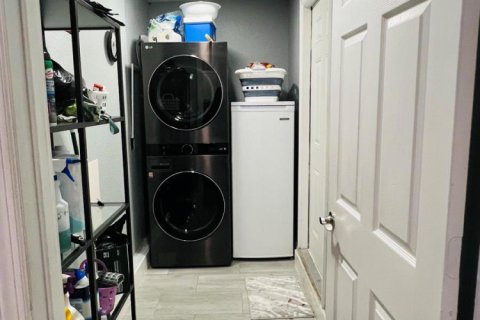 Casa en venta en Tampa, Florida, 4 dormitorios, 117.06 m2 № 2077593 - foto 11