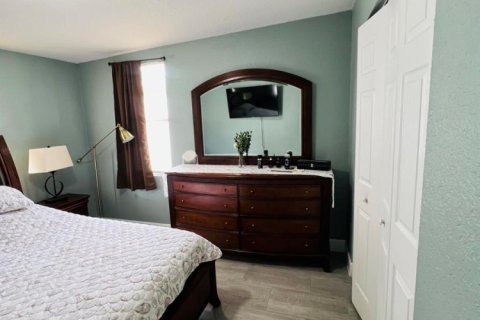 Casa en venta en Tampa, Florida, 4 dormitorios, 117.06 m2 № 2077593 - foto 20