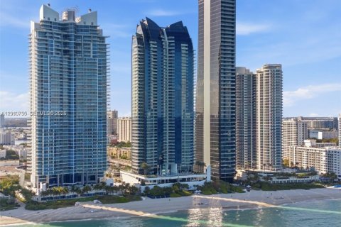 Condo in Sunny Isles Beach, Florida, 1 bedroom  № 2076639 - photo 2