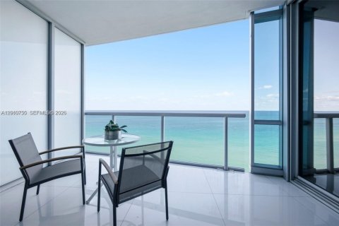 Condo in Sunny Isles Beach, Florida, 1 bedroom  № 2076639 - photo 21
