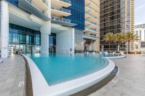 Condo in Sunny Isles Beach, Florida, 1 bedroom  № 2076639 - photo 19