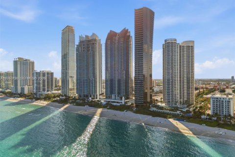 Condo in Sunny Isles Beach, Florida, 1 bedroom  № 2076639 - photo 3