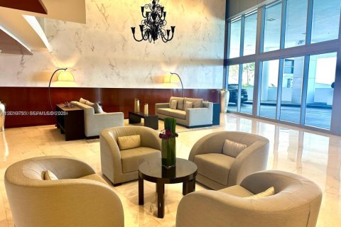 Condo in Sunny Isles Beach, Florida, 1 bedroom  № 2076639 - photo 9