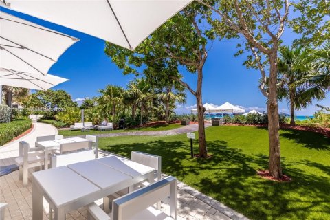 Condo in Sunny Isles Beach, Florida, 1 bedroom  № 2076639 - photo 15