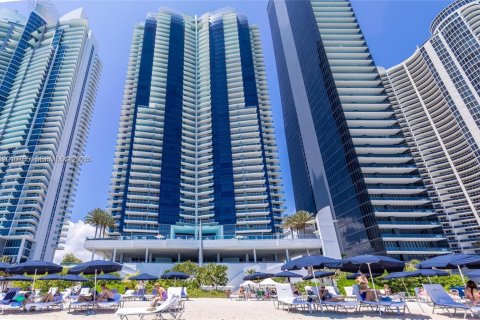 Condo in Sunny Isles Beach, Florida, 1 bedroom  № 2076639 - photo 4