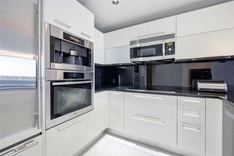 Condo in Sunny Isles Beach, Florida, 1 bedroom  № 2076639 - photo 23