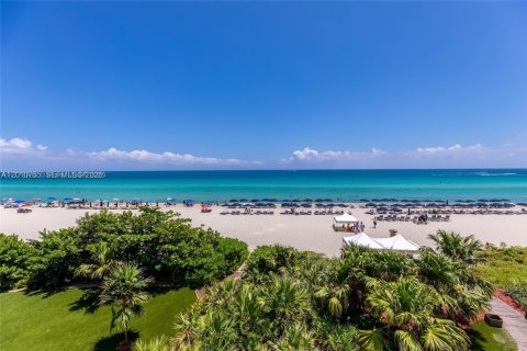 Condo in Sunny Isles Beach, Florida, 1 bedroom  № 2076639 - photo 16