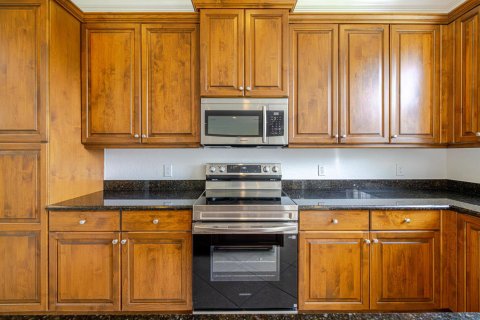 House in Fort Myers, Florida 5 bedrooms, 339.93 sq.m. № 2389605 - photo 21