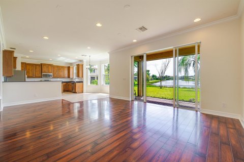 House in Fort Myers, Florida 5 bedrooms, 339.93 sq.m. № 2389605 - photo 25