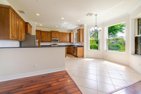 House in Fort Myers, Florida 5 bedrooms, 339.93 sq.m. № 2389605 - photo 23