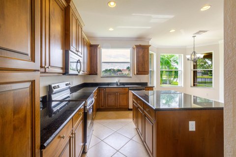 House in Fort Myers, Florida 5 bedrooms, 339.93 sq.m. № 2389605 - photo 16