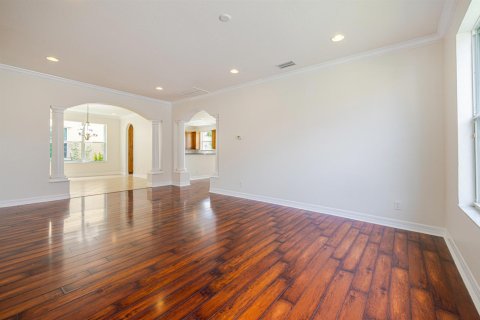 House in Fort Myers, Florida 5 bedrooms, 339.93 sq.m. № 2389605 - photo 13