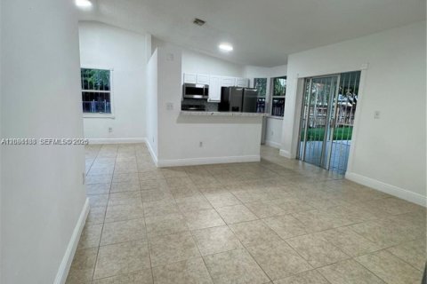 Villa ou maison à louer à Homestead, Floride: 3 chambres, 126.07 m2 № 2367821 - photo 12