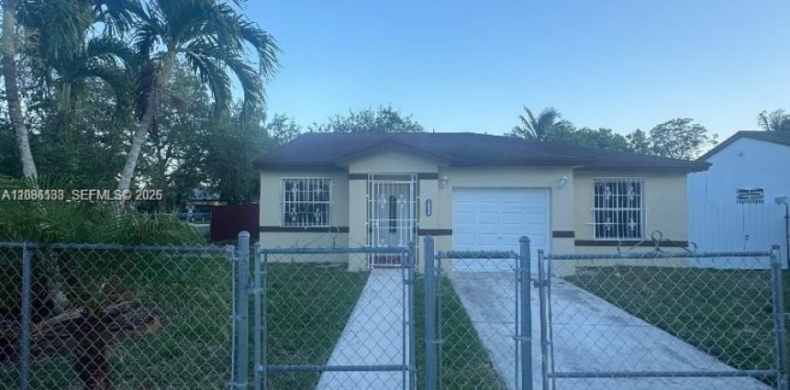 Villa ou maison à Homestead, Floride 3 chambres, 126.07 m2 № 2367821