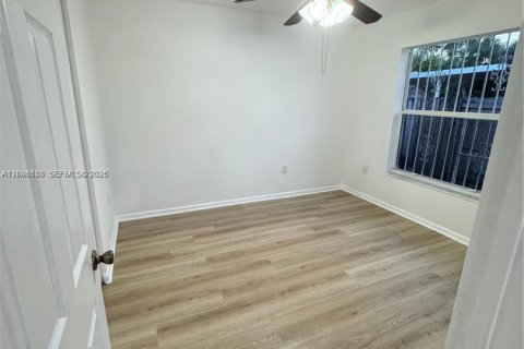 Villa ou maison à louer à Homestead, Floride: 3 chambres, 126.07 m2 № 2367821 - photo 8