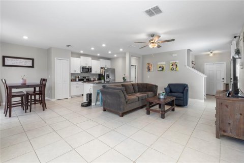 House in Zephyrhills, Florida 4 bedrooms, 163.88 sq.m. № 1804919 - photo 11