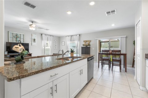 House in Zephyrhills, Florida 4 bedrooms, 163.88 sq.m. № 1804919 - photo 21