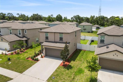 House in Zephyrhills, Florida 4 bedrooms, 163.88 sq.m. № 1804919 - photo 4