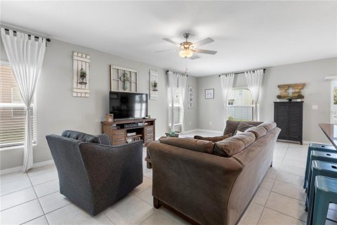 House in Zephyrhills, Florida 4 bedrooms, 163.88 sq.m. № 1804919 - photo 12
