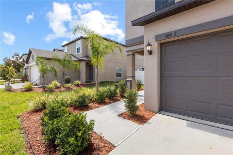 House in Zephyrhills, Florida 4 bedrooms, 163.88 sq.m. № 1804919 - photo 7