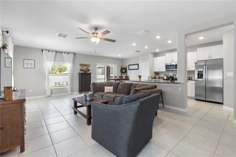 House in Zephyrhills, Florida 4 bedrooms, 163.88 sq.m. № 1804919 - photo 10