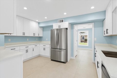 House in Punta Gorda, Florida 3 bedrooms, 128.39 sq.m. № 1643062 - photo 9