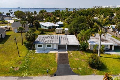 House in Punta Gorda, Florida 3 bedrooms, 128.39 sq.m. № 1643062 - photo 4