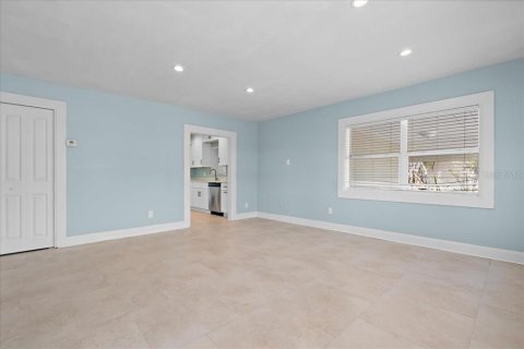 House in Punta Gorda, Florida 3 bedrooms, 128.39 sq.m. № 1643062 - photo 8