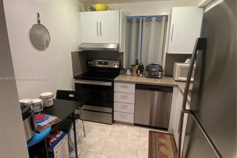 Copropriété à louer à Sunny Isles Beach, Floride: 1 chambre, 57.6 m2 № 1897689 - photo 10