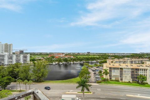 Купить кондоминиум в Халландейл-Бич, Флорида 2 спальни, 157.93м2, № 2066200 - фото 6