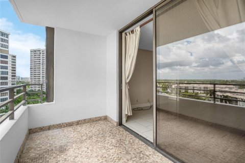 Купить кондоминиум в Халландейл-Бич, Флорида 2 спальни, 157.93м2, № 2066200 - фото 5