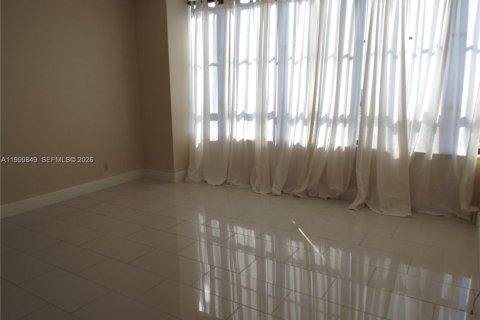 Купить кондоминиум в Халландейл-Бич, Флорида 2 спальни, 157.93м2, № 2066200 - фото 9