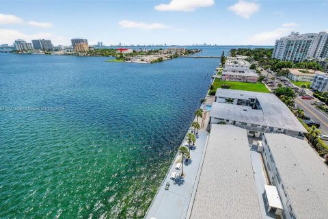 Condominio en venta en North Bay Village, Florida, 3 dormitorios, 170.94 m2 № 1925773 - foto 13