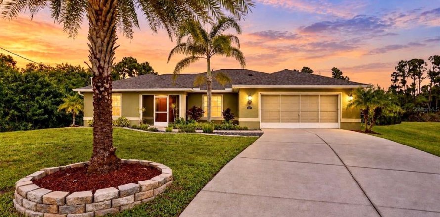 Casa en North Port, Florida 3 dormitorios, 168.52 m2 № 2396507