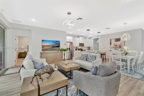 Casa en venta en Port St. Lucie, Florida, 2 dormitorios, 151.9 m2 № 1768431 - foto 10
