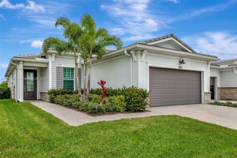 Casa en venta en Port St. Lucie, Florida, 2 dormitorios, 151.9 m2 № 1768431 - foto 1