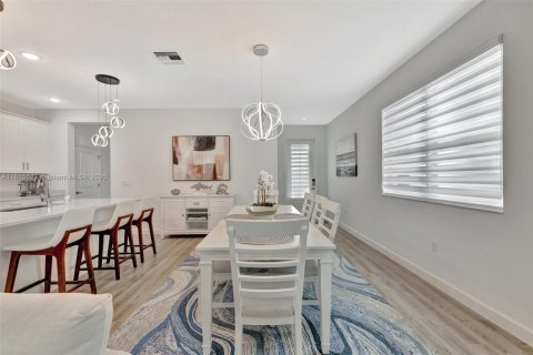 Casa en venta en Port St. Lucie, Florida, 2 dormitorios, 151.9 m2 № 1768431 - foto 6