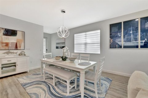 Casa en venta en Port St. Lucie, Florida, 2 dormitorios, 151.9 m2 № 1768431 - foto 7