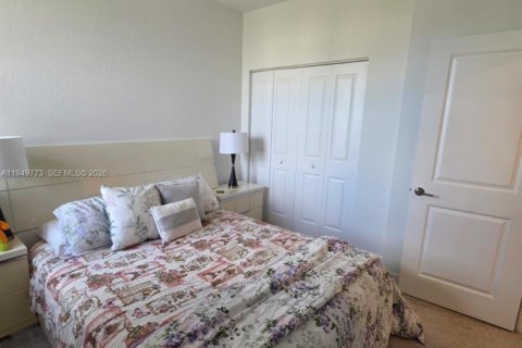 Снять в аренду таунхаус в Хомстед, Флорида 3 спальни, 129.41м2, № 2005540 - фото 12