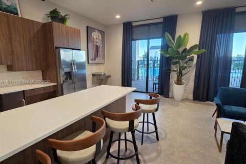 Снять в аренду таунхаус в Хомстед, Флорида 3 спальни, 129.41м2, № 2005540 - фото 19