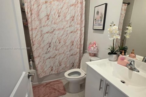 Снять в аренду таунхаус в Хомстед, Флорида 3 спальни, 129.41м2, № 2005540 - фото 11