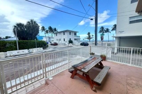 Commercial property in Hollywood, Florida 322.93 sq.m. № 2240684 - photo 14