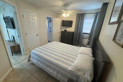 Commercial property in Hollywood, Florida 322.93 sq.m. № 2240684 - photo 27
