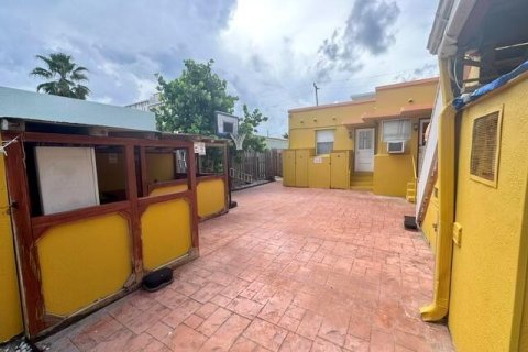 Commercial property in Hollywood, Florida 322.93 sq.m. № 2240684 - photo 8
