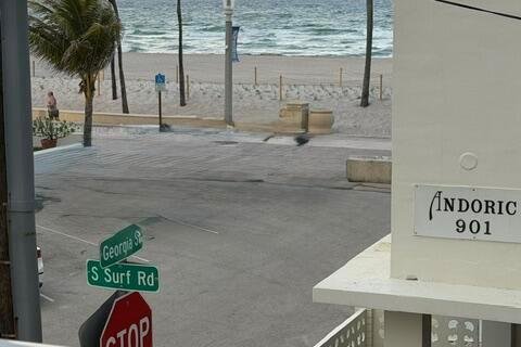 Commercial property in Hollywood, Florida 322.93 sq.m. № 2240684 - photo 10